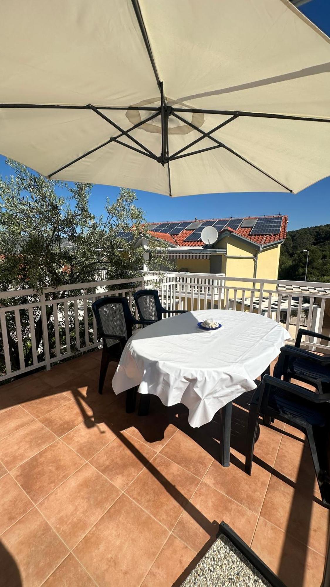 Apartment Arleta Trogir Bagian luar foto
