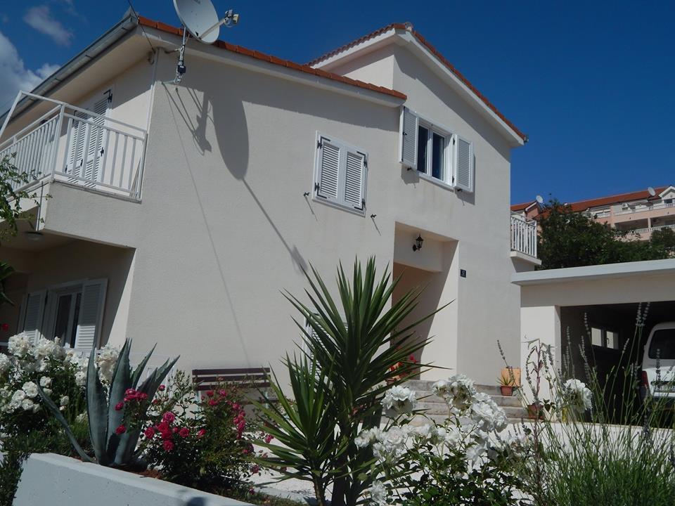 Apartment Arleta Trogir Bagian luar foto