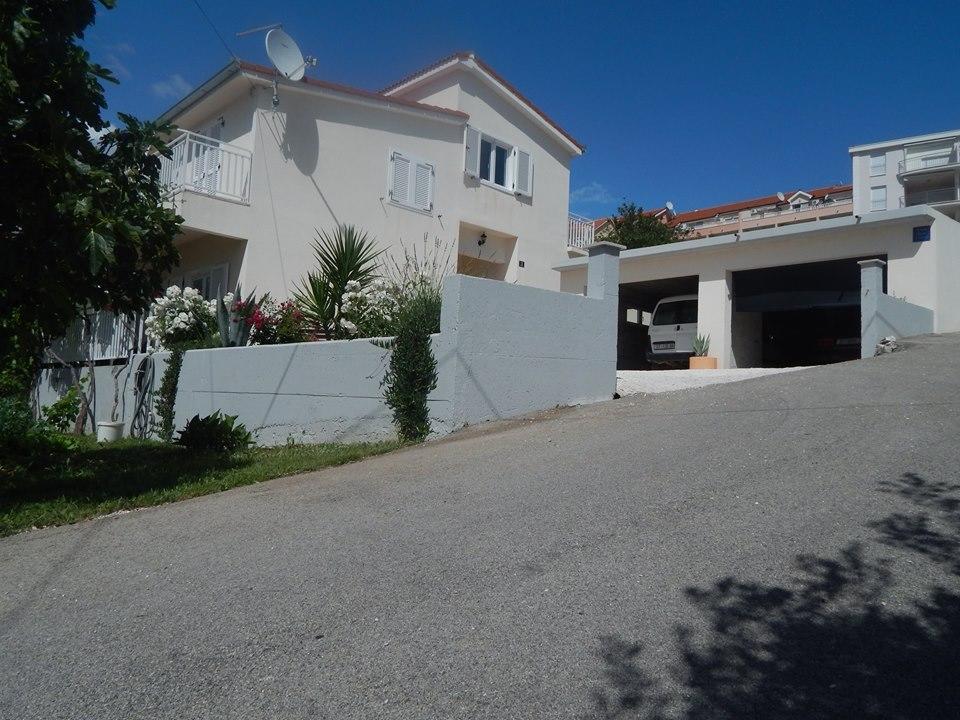 Apartment Arleta Trogir Bagian luar foto